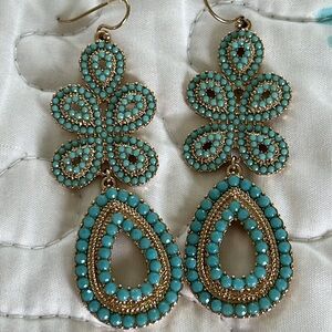 Turquoise Capri Chandelier Stella & Dot Earring
Beaded earrings.Retired